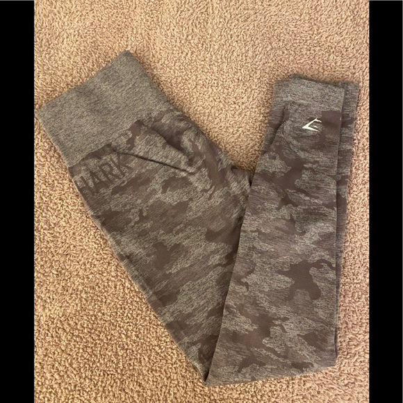 Gymshark Pants - Gymshark camo leggings